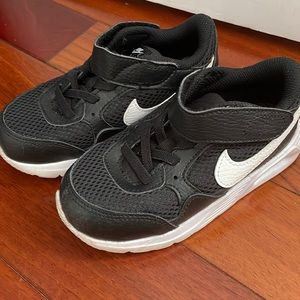 Toddler Nike sneakers